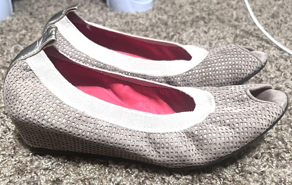 Pas de Rouge Wedge Ballet Flats Slip On Shoes Beige Suede Size 35.5 Italy